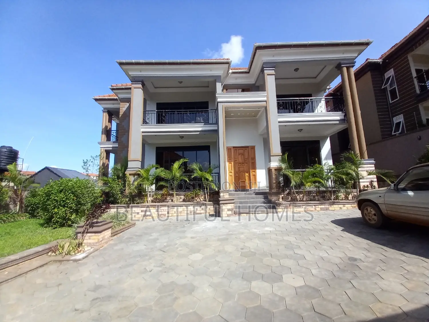 Furnished 6bdrm Duplex in Kisaasi, Central Division for sale