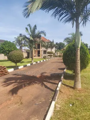 4bdrm Mansion in Ntebe Rd Kitende, Division A for sale