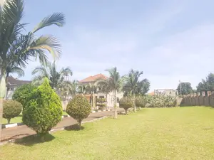 4bdrm Mansion in Ntebe Rd Kitende, Division A for sale