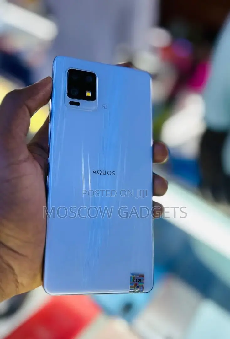 Sharp Aquos zero6 128 GB White