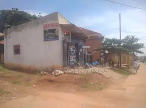 9bdrm House in Makindye for sale
