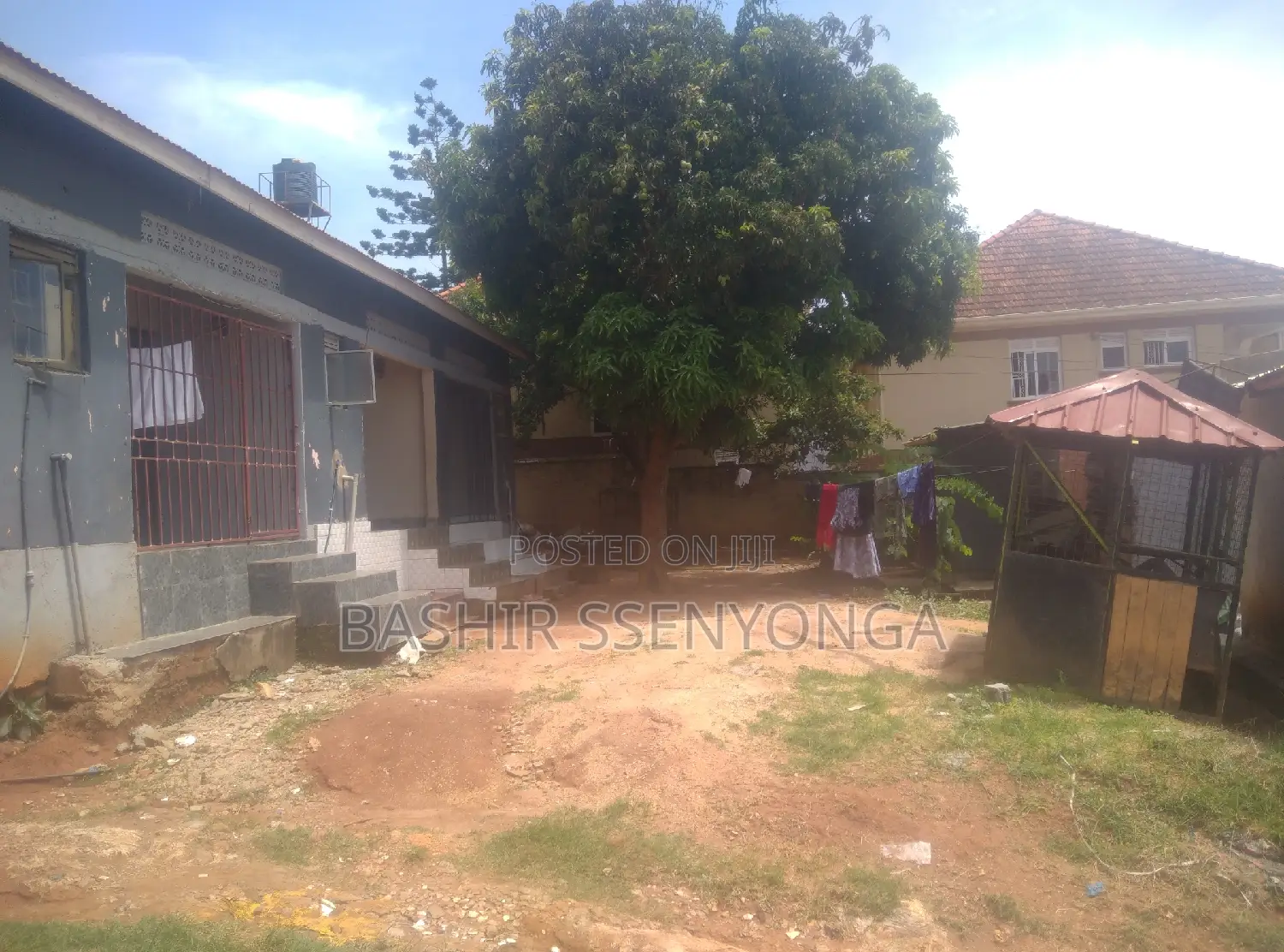 9bdrm House in Makindye for sale