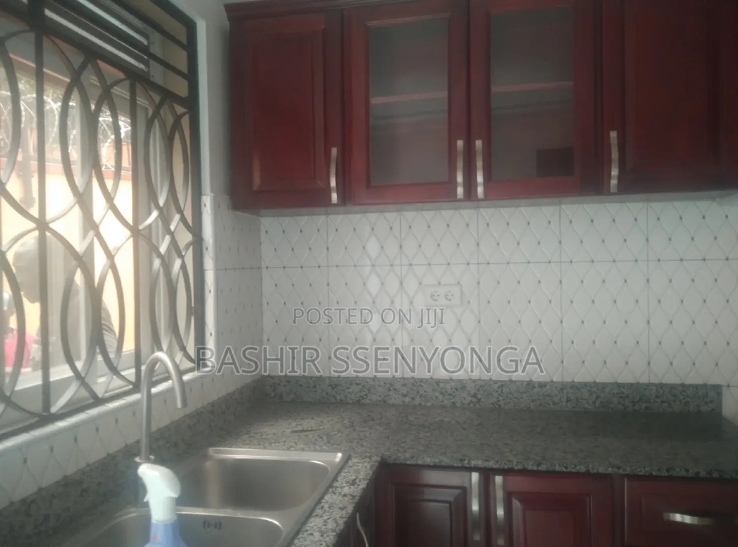 3bdrm Apartment in Makindye for rent