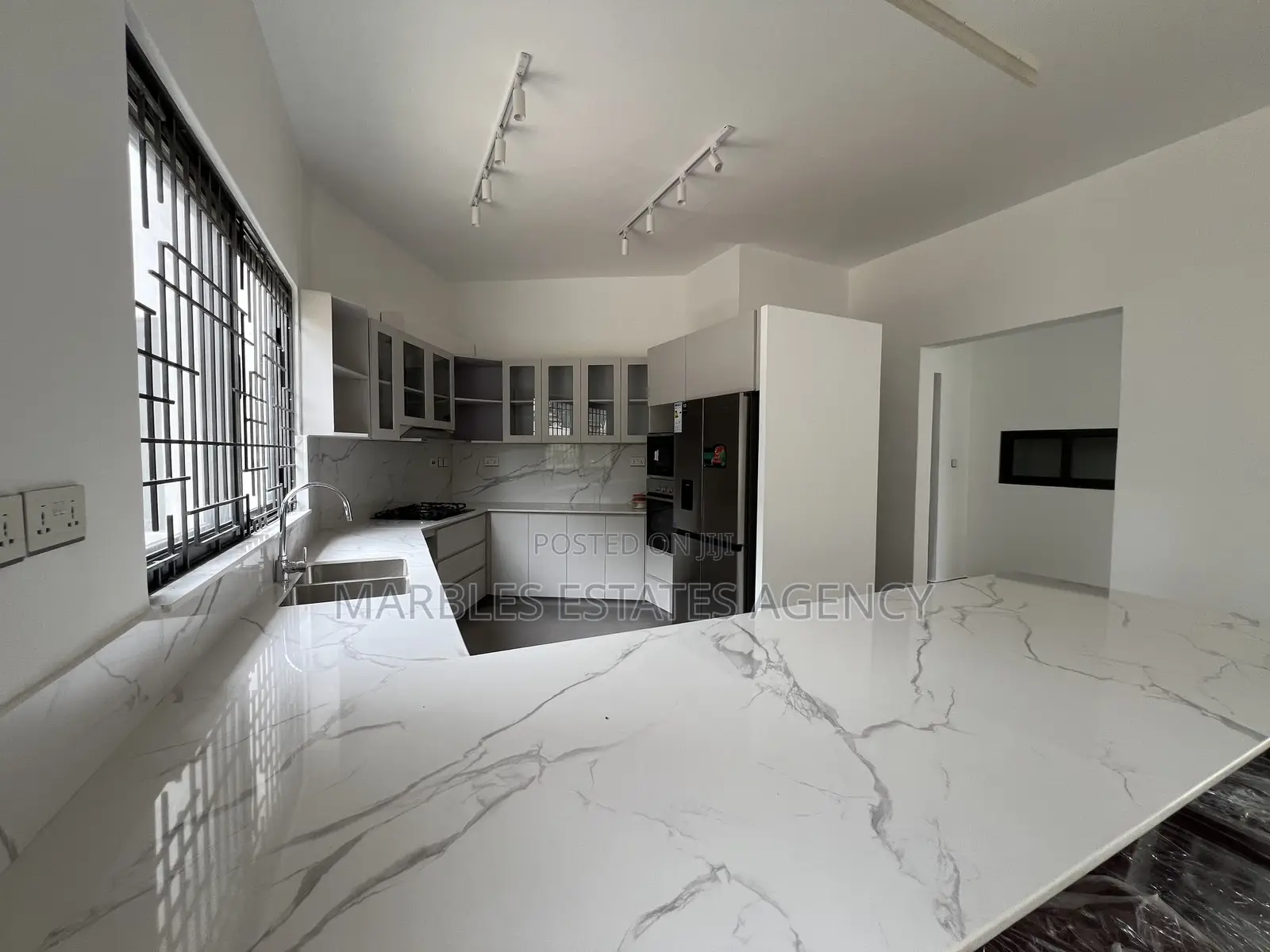 Furnished 3bdrm Apartment in Bugolobi, Central Division for sale
