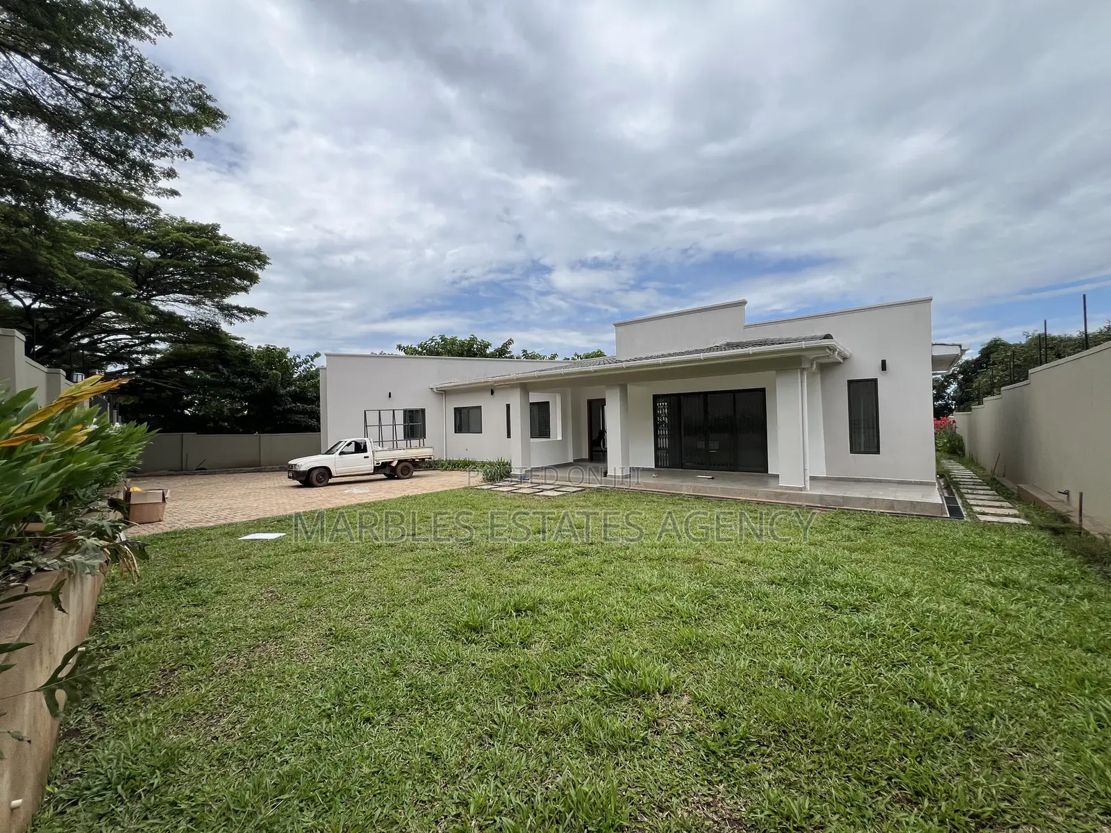 Furnished 3bdrm Apartment in Bugolobi, Central Division for sale