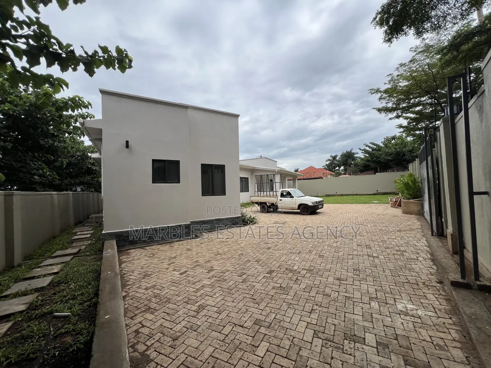 Furnished 3bdrm Apartment in Bugolobi, Central Division for sale