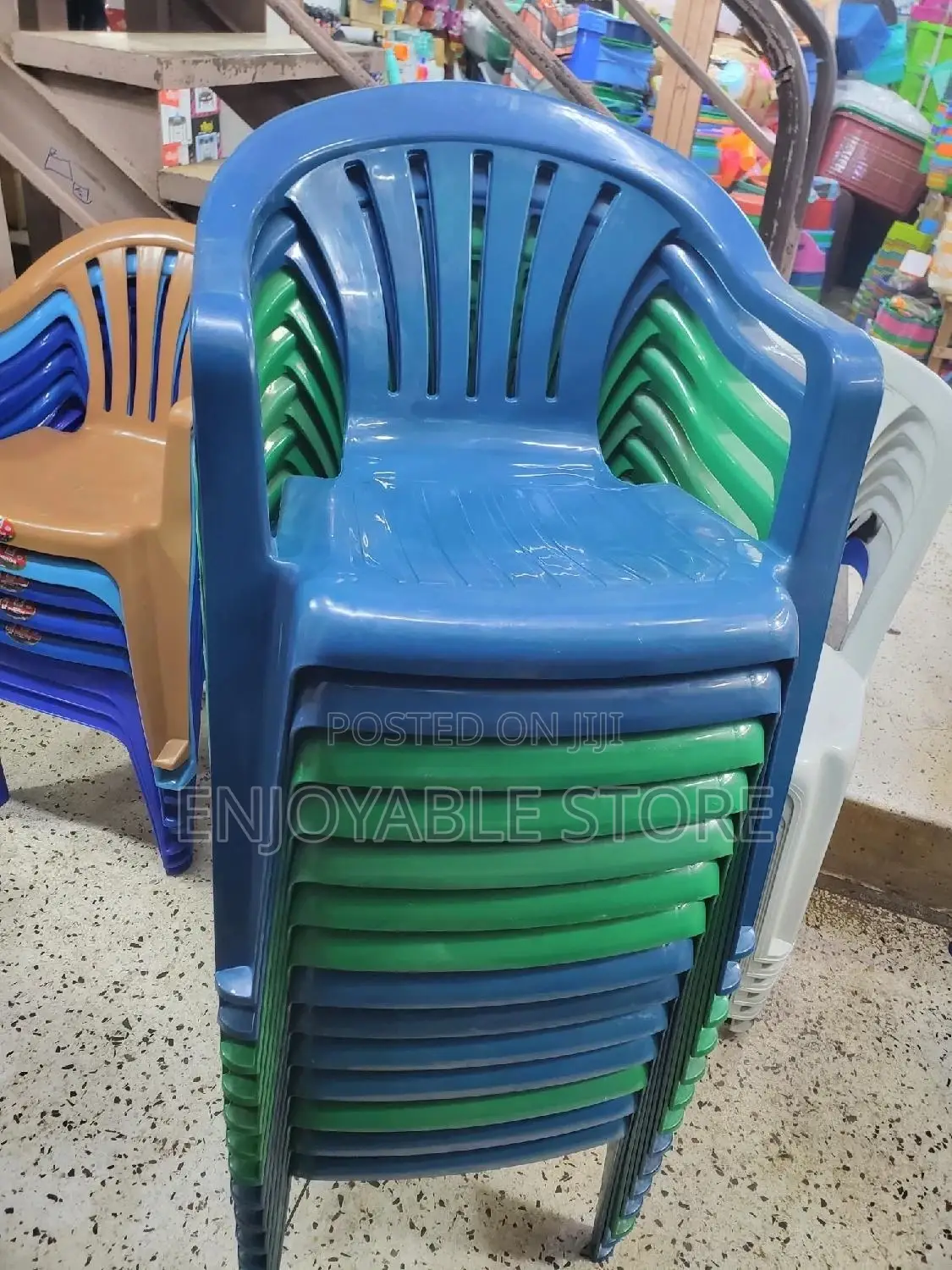 Plastic Chairs Plastic Chairs