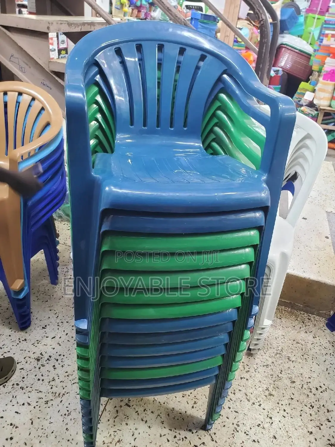 Plastic Chairs Plastic Chairs
