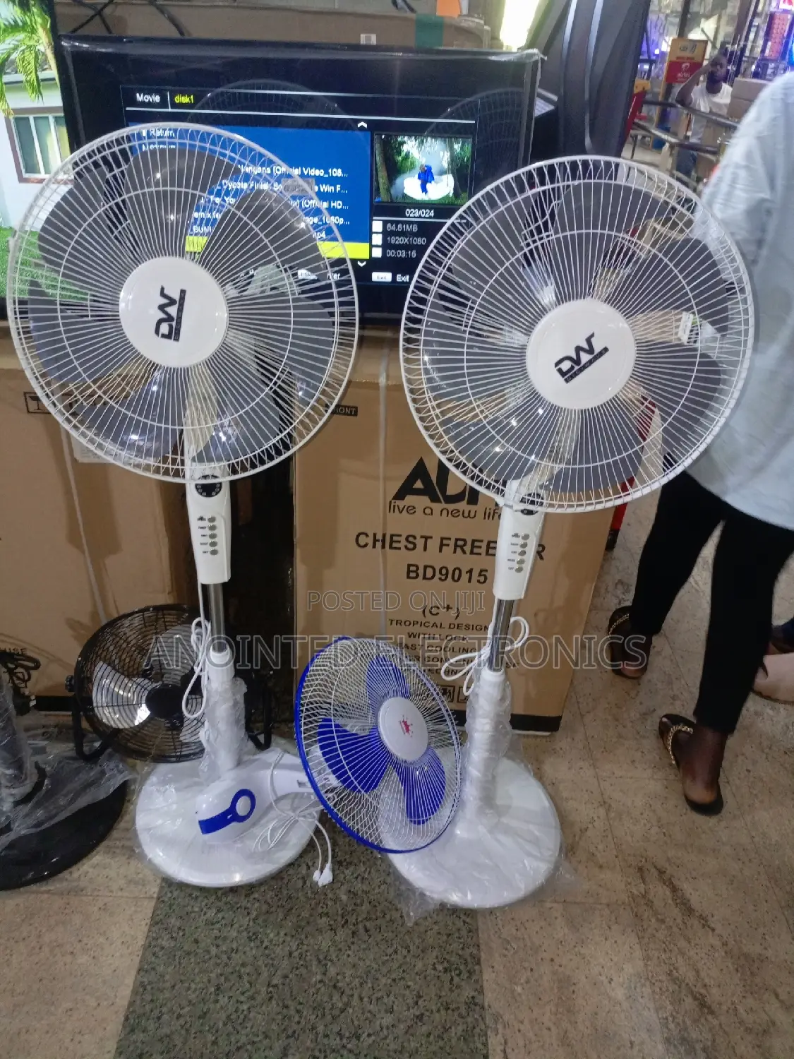 Digital Wave Stand Fans With a Remote