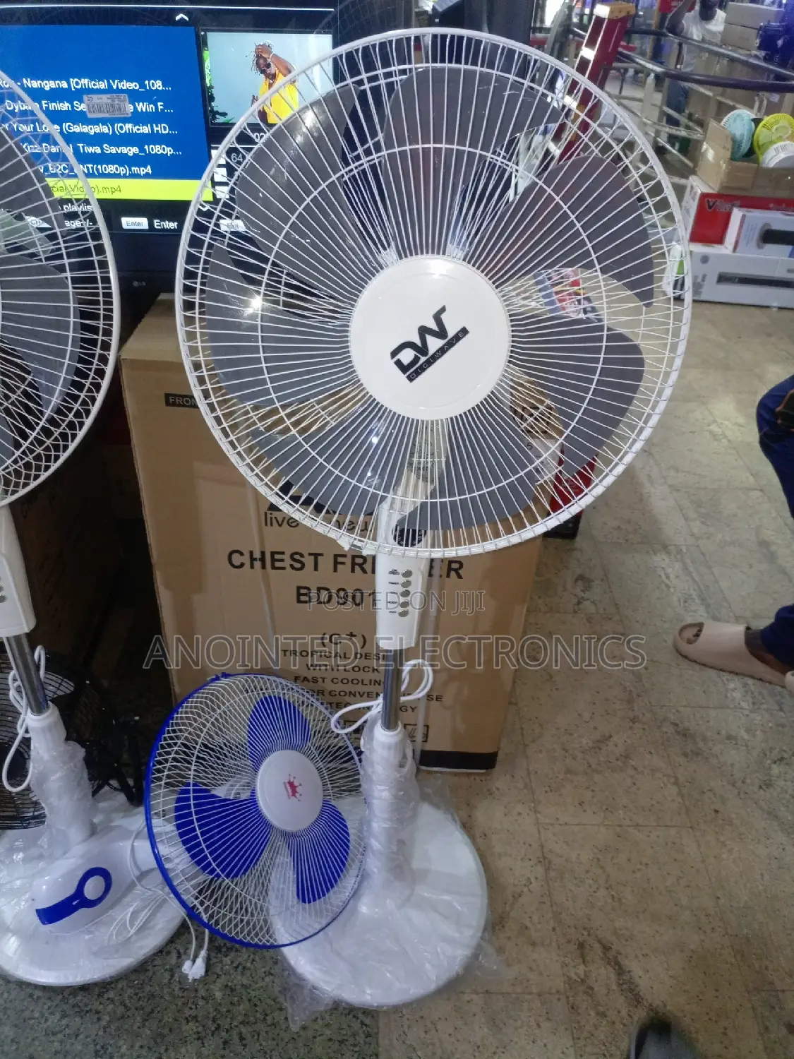 Stand Fans Will a Remote