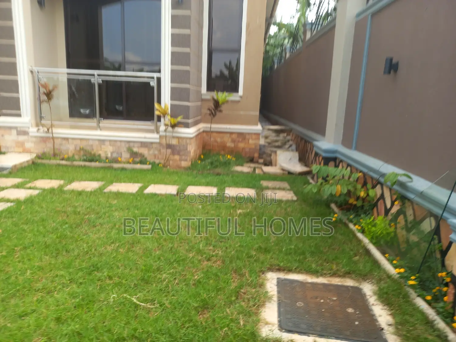 Furnished 5bdrm House in Kira for sale