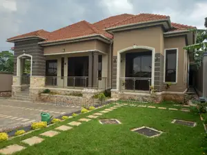 Furnished 5bdrm House in Kira for sale
