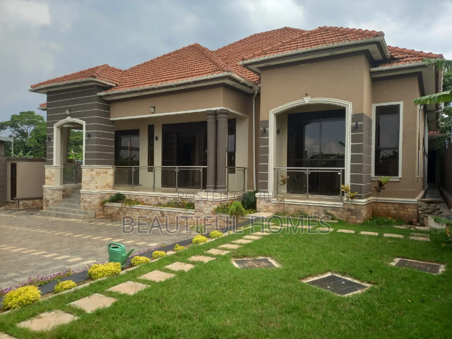 Furnished 5bdrm House in Kira for sale