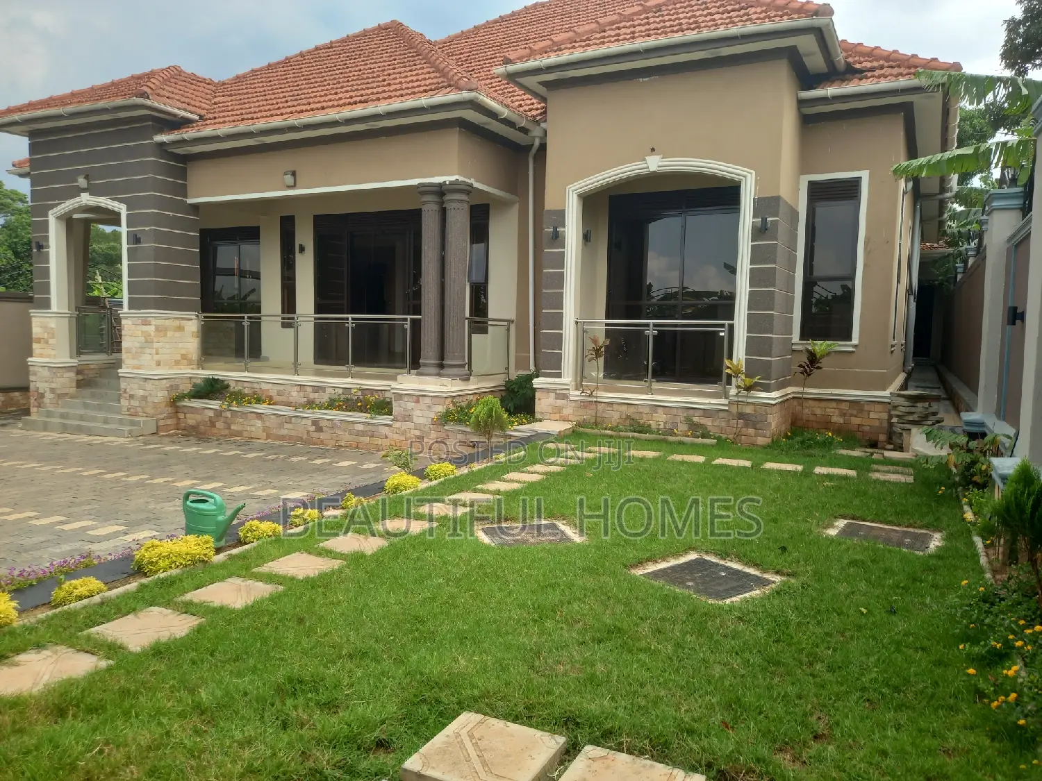 Furnished 5bdrm Bungalow in Kira for sale