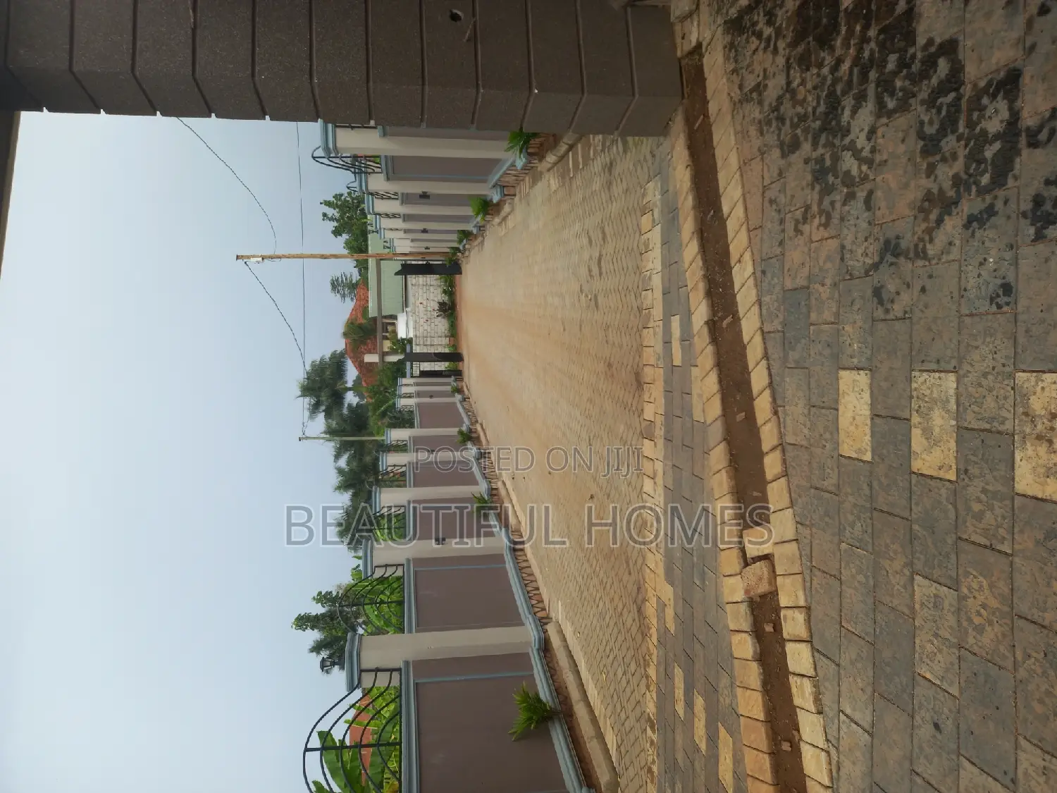 Furnished 5bdrm Bungalow in Kira for sale