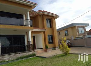 House in Bunga Close to Munyonyo on Sale
