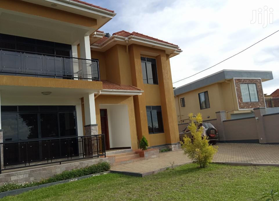 House in Bunga Close to Munyonyo on Sale