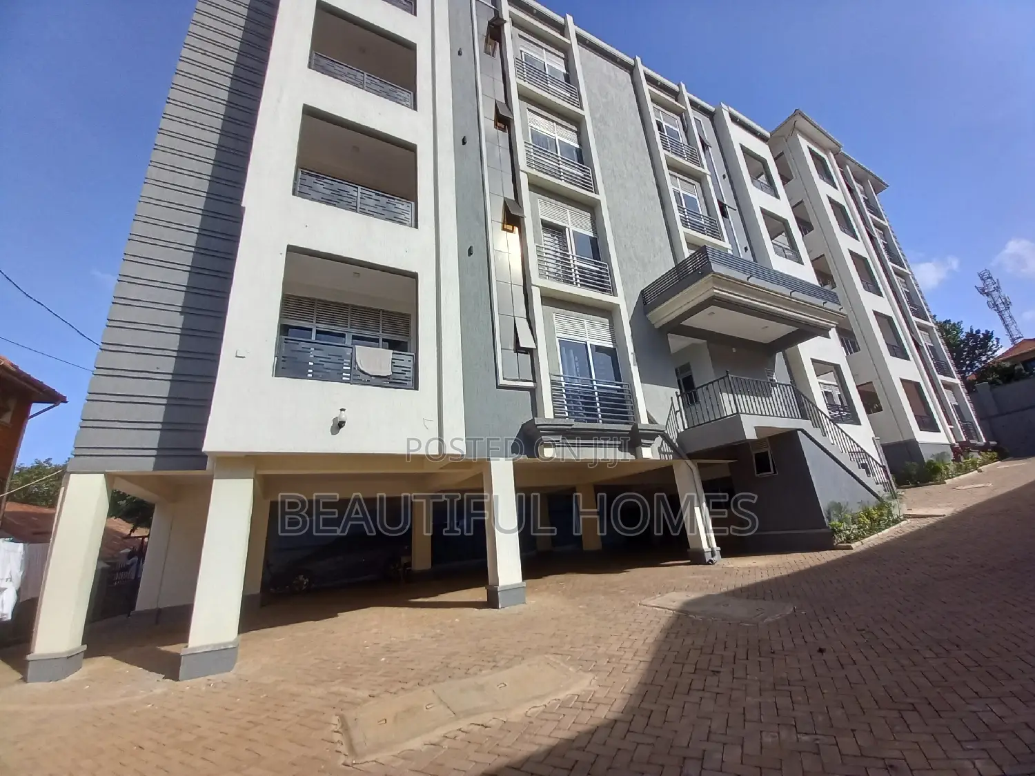 Furnished 2bdrm Apartment in Kisaas, Central Division for sale