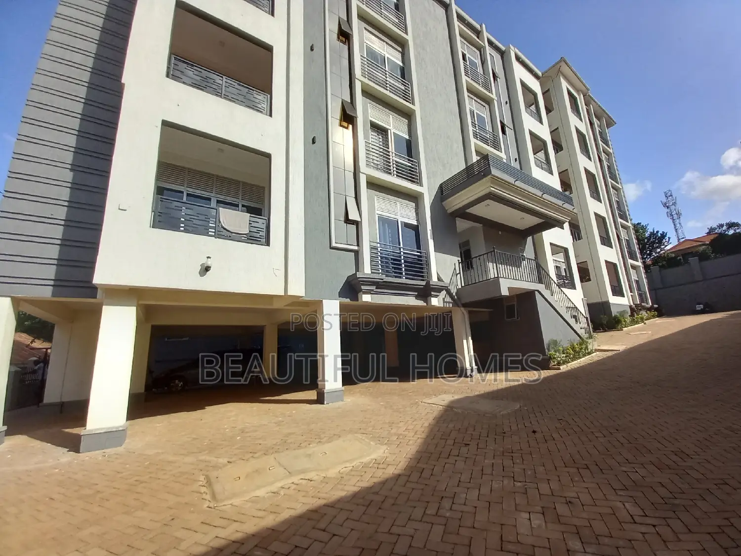 Furnished 2bdrm Apartment in Kisaas, Central Division for sale