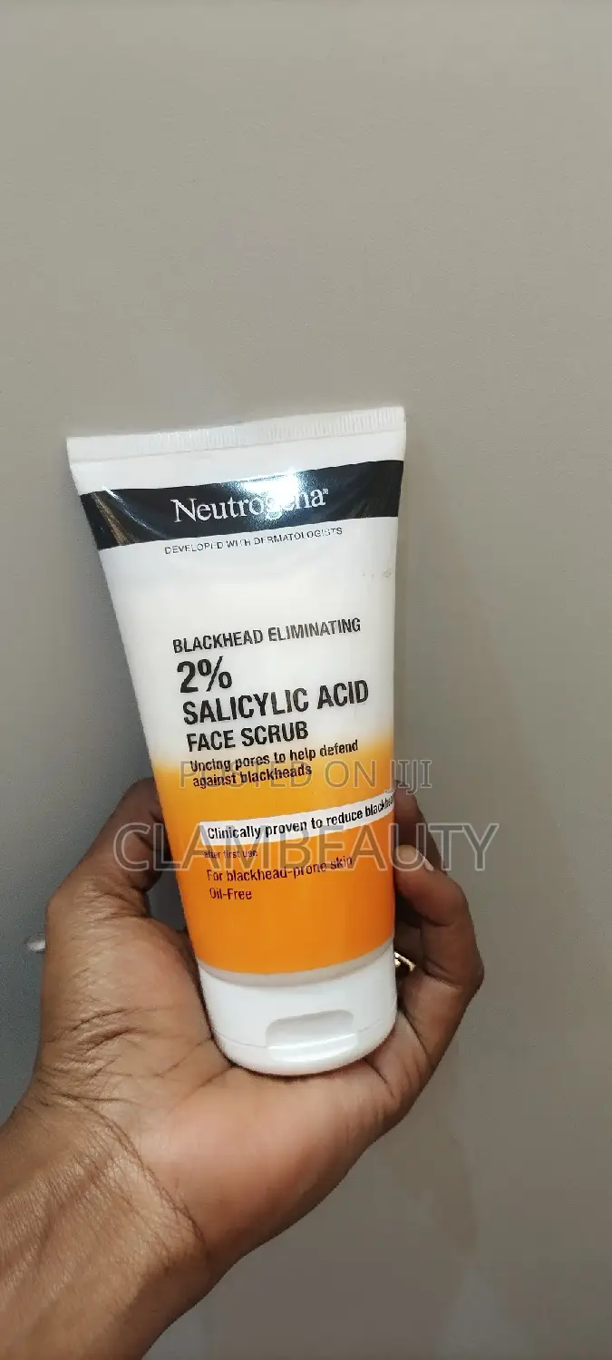 Neutrogena Black Head Eliminating Facial Scrub