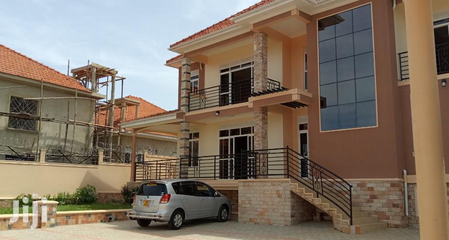 Kira With Tarmack Close Super Quality Mansion on Sell