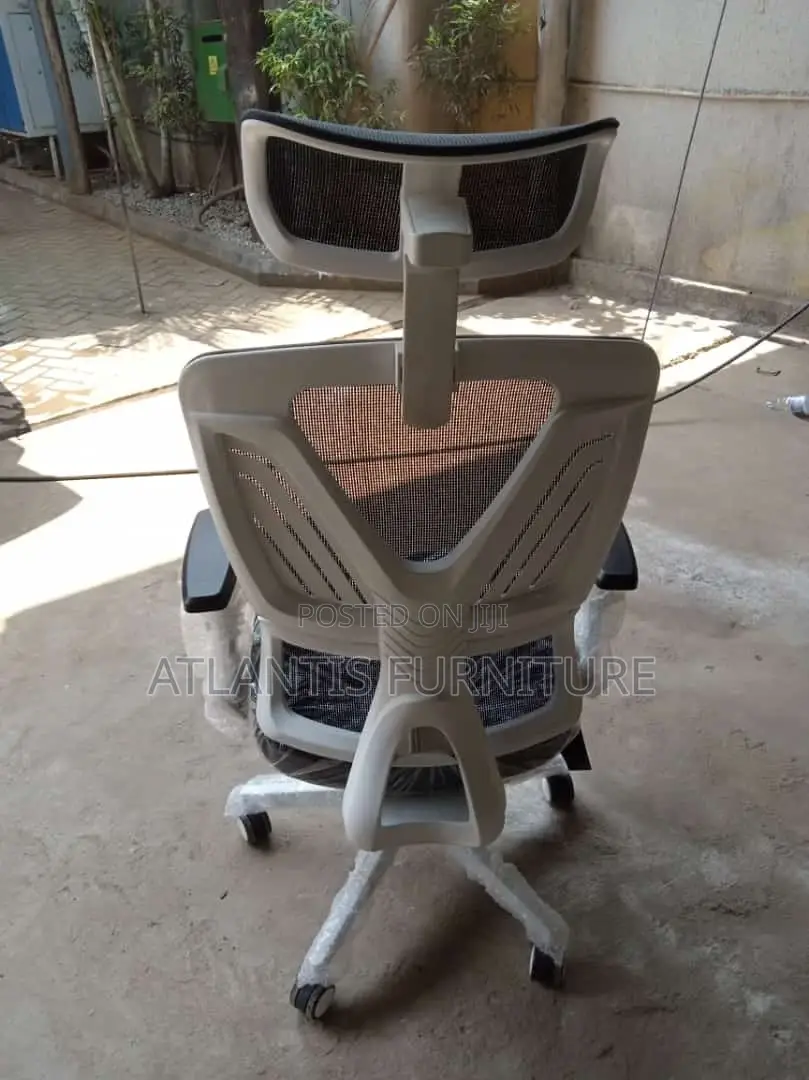 Powerful Pump Office Chair With Headrest