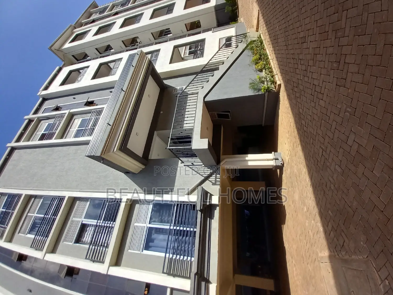Furnished 2bdrm Block of Flats in Kisaasi, Central Division for sale