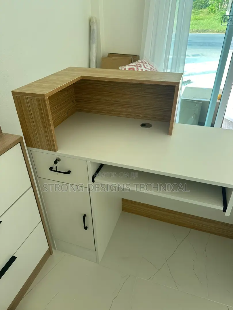4ft Reception Counter/ Cashier Counter/ Table.