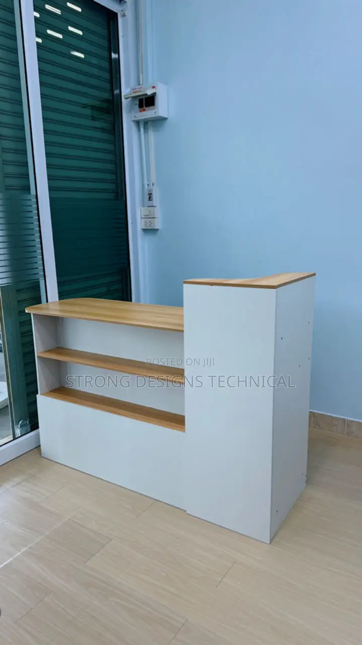 Reception Table for Salons, Pharmacy, Boutiques.