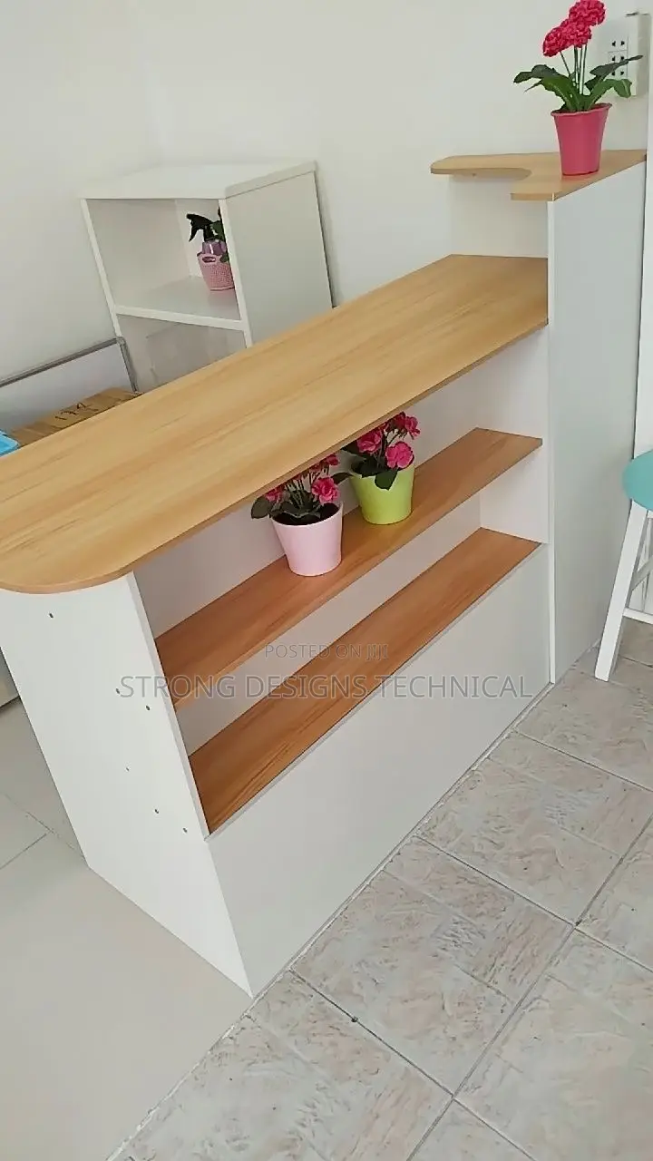 Reception Table for Salons, Pharmacy, Boutiques.