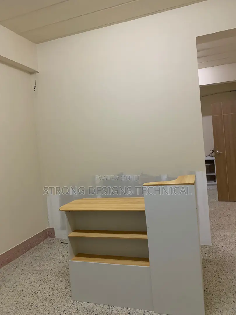Reception Table for Salons, Pharmacy, Boutiques.