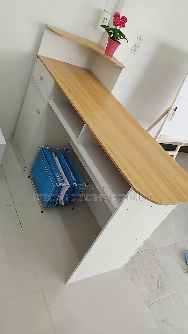 Reception Table for Salons, Pharmacy, Boutiques.