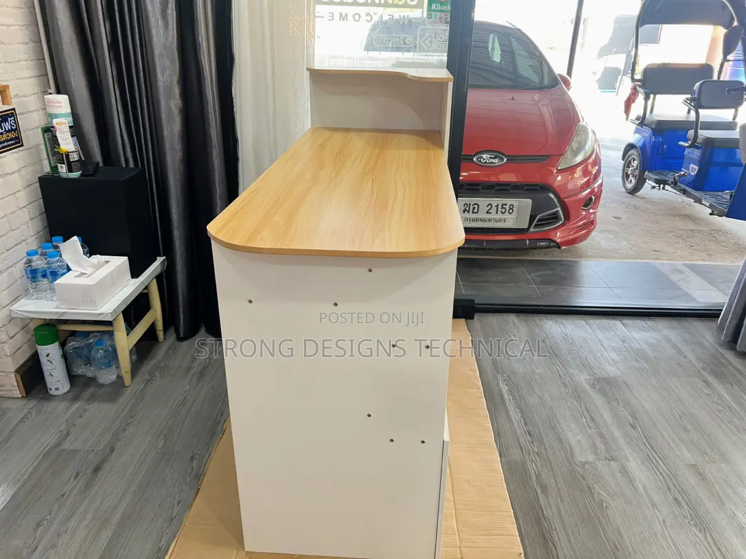 Reception Table for Salons, Pharmacy, Boutiques.