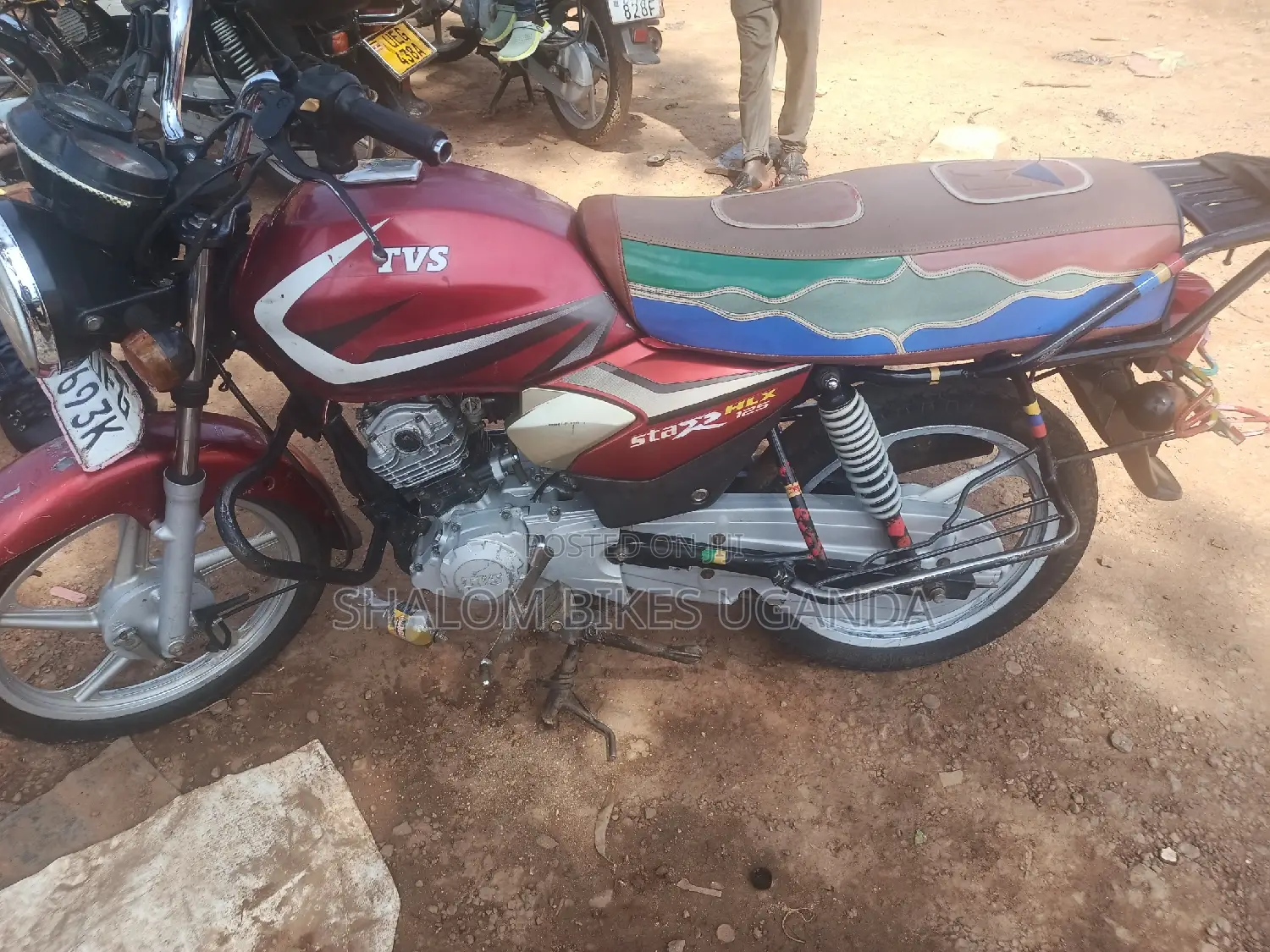 TVS HLX 125 2022 Red