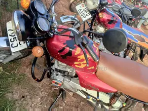Bajaj Avenger 160 Street 2022 Red