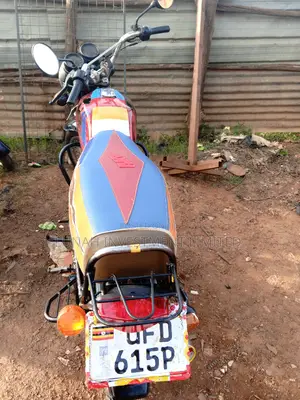 Bajaj Boxer BM100ES 2023 Red