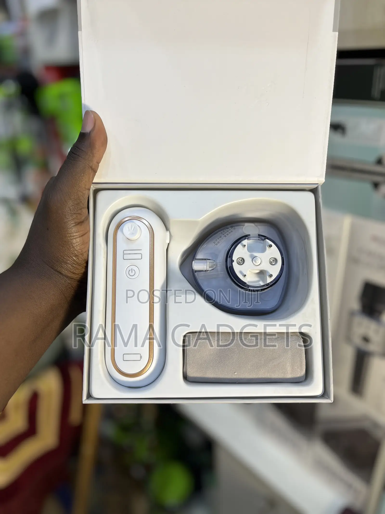 Portable Mini Iron / Suitable for Dry and Wet Ironing /