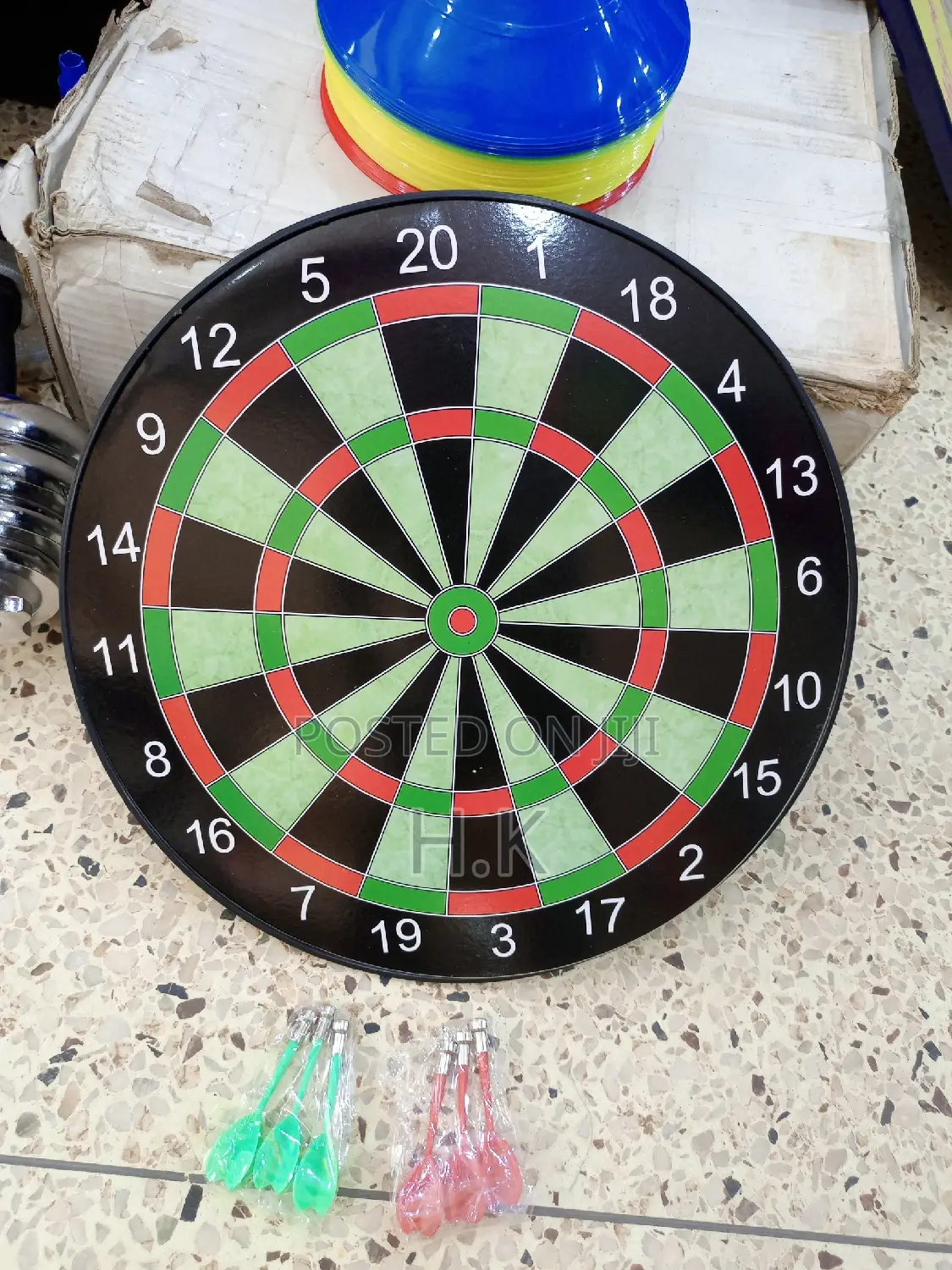 Magnetic Dartgame With 6darts