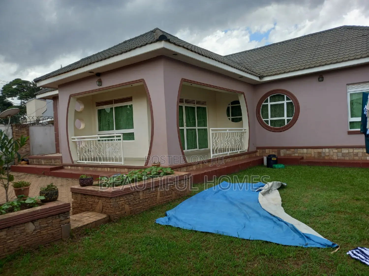 Furnished 4bdrm House in Kira for sale