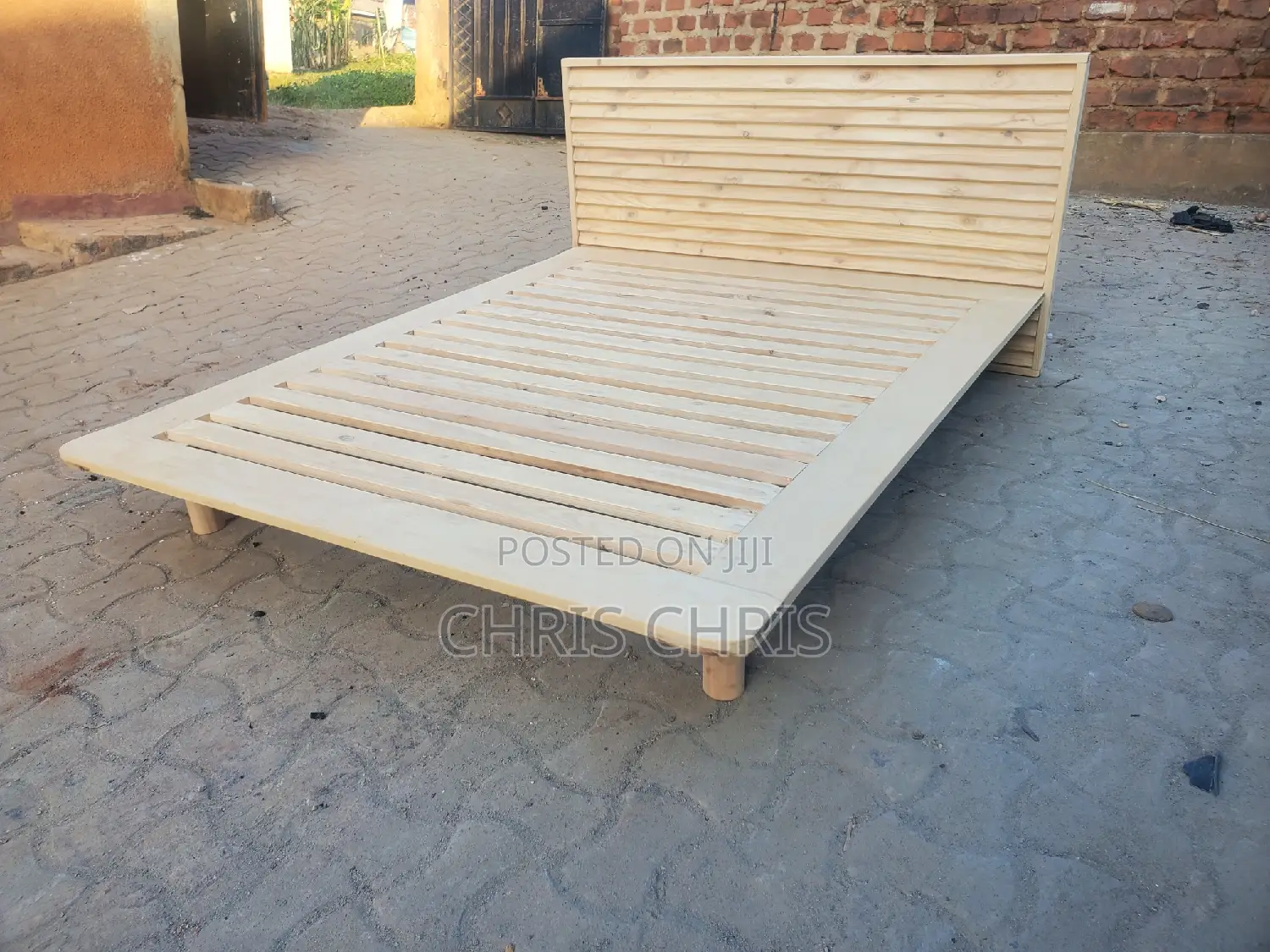 Beds With Art of Pallet and Hardwood