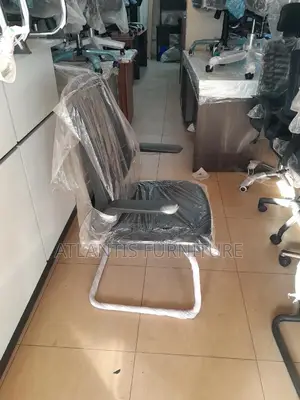 Adjustable Arms Board Room Chair