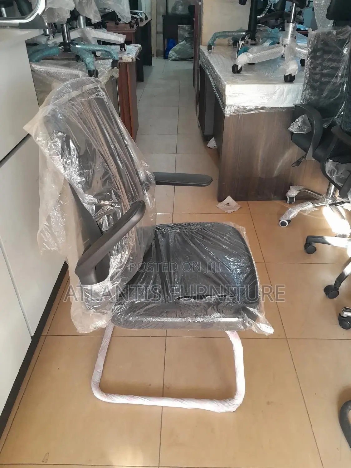 Adjustable Arms Board Room Chair