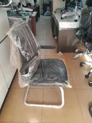 Adjustable Arms Board Room Chair