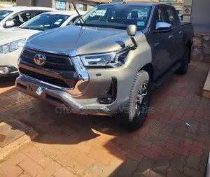 Toyota Hilux 2020 Gray