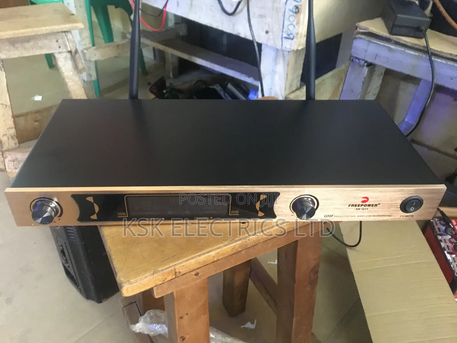 Ak-Q11profressional Wireless Microphone