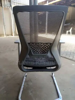 Nice White Hand Office Chair