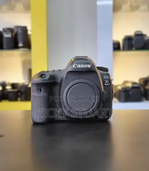 Canon 5D MRK Iv Body Only WTH Abattery Grip