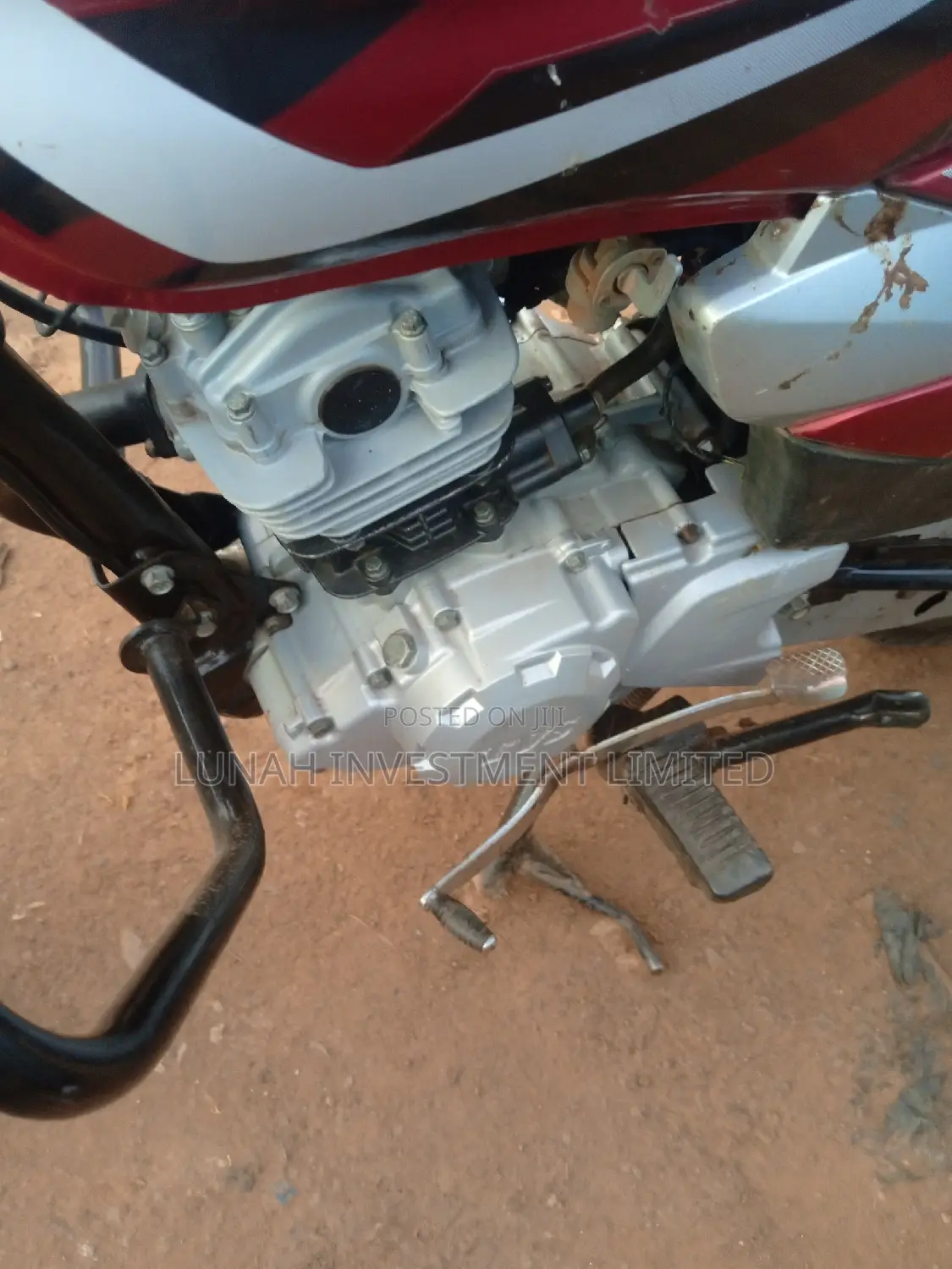 TVS HLX 125 2023 Red