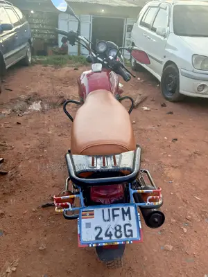 TVS HLX 125 2023 Red
