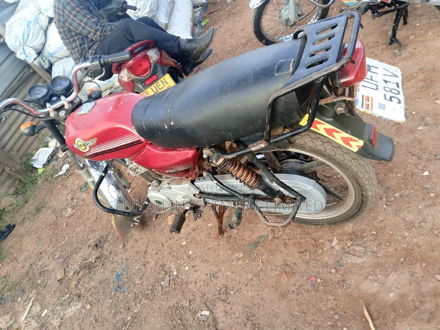 Bajaj Boxer BM100ES 2024 Red